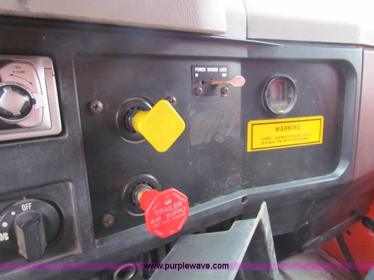 image for item B7133 1997 International 4900 tandem axle dump truck