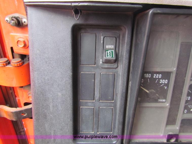 image for item B7133 1997 International 4900 tandem axle dump truck