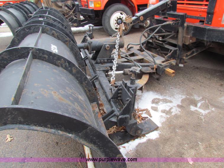 image for item B7133 1997 International 4900 tandem axle dump truck