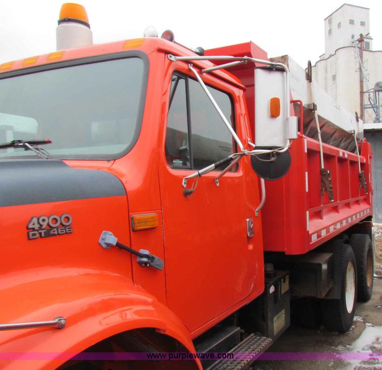 image for item B7133 1997 International 4900 tandem axle dump truck