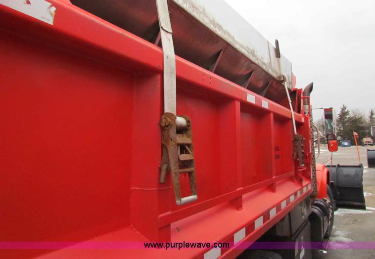 image for item B7133 1997 International 4900 tandem axle dump truck