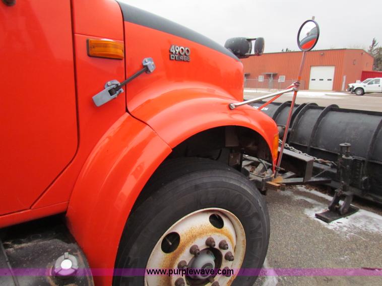 image for item B7133 1997 International 4900 tandem axle dump truck