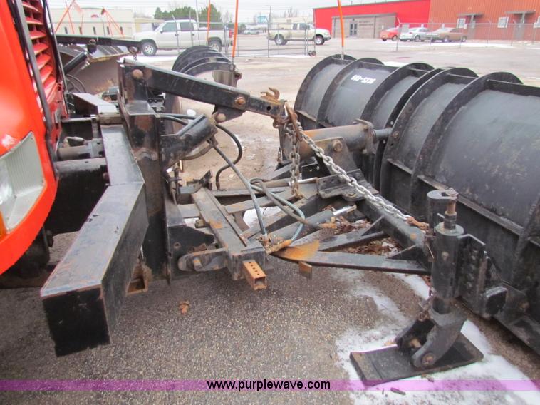 image for item B7133 1997 International 4900 tandem axle dump truck