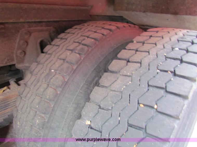 image for item B7133 1997 International 4900 tandem axle dump truck