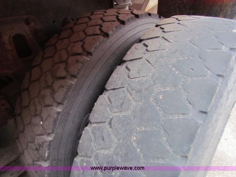 image for item B7133 1997 International 4900 tandem axle dump truck