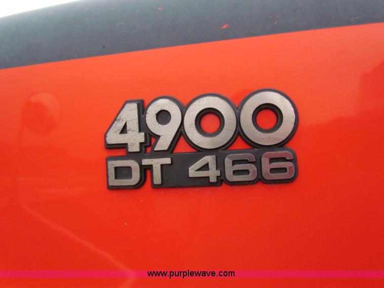 image for item B7133 1997 International 4900 tandem axle dump truck