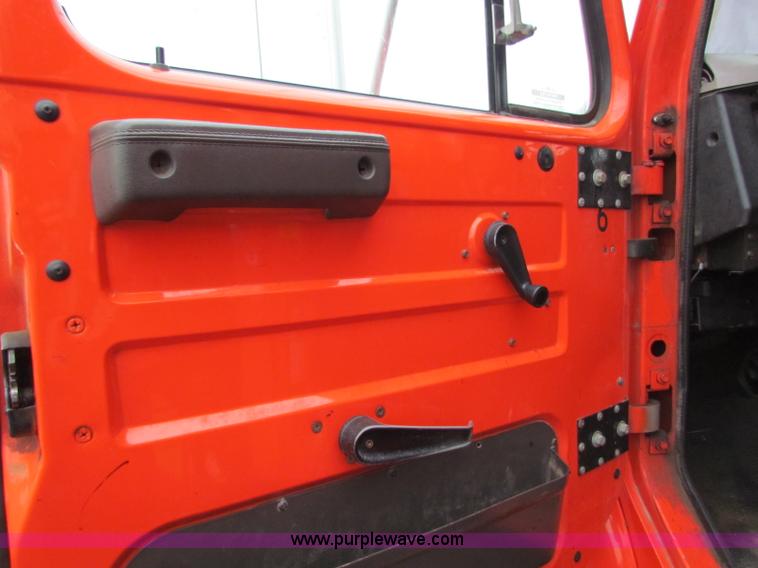 image for item B7134 1997 International 4900 tandem axle dump truck