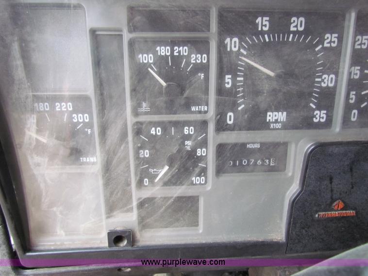 image for item B7134 1997 International 4900 tandem axle dump truck