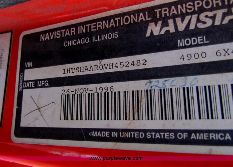 image for item B7134 1997 International 4900 tandem axle dump truck