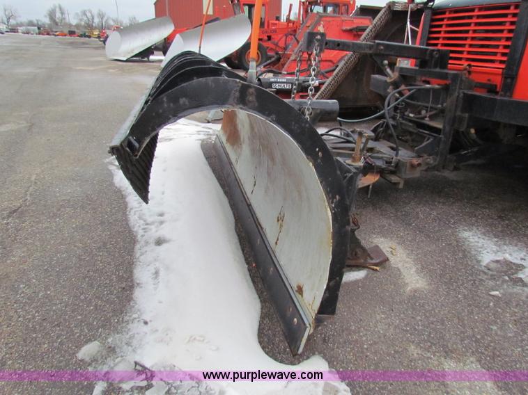 image for item B7134 1997 International 4900 tandem axle dump truck