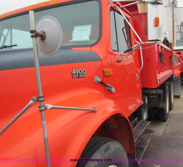 image for item B7134 1997 International 4900 tandem axle dump truck