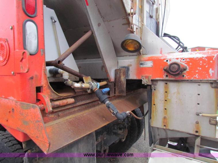 image for item B7134 1997 International 4900 tandem axle dump truck