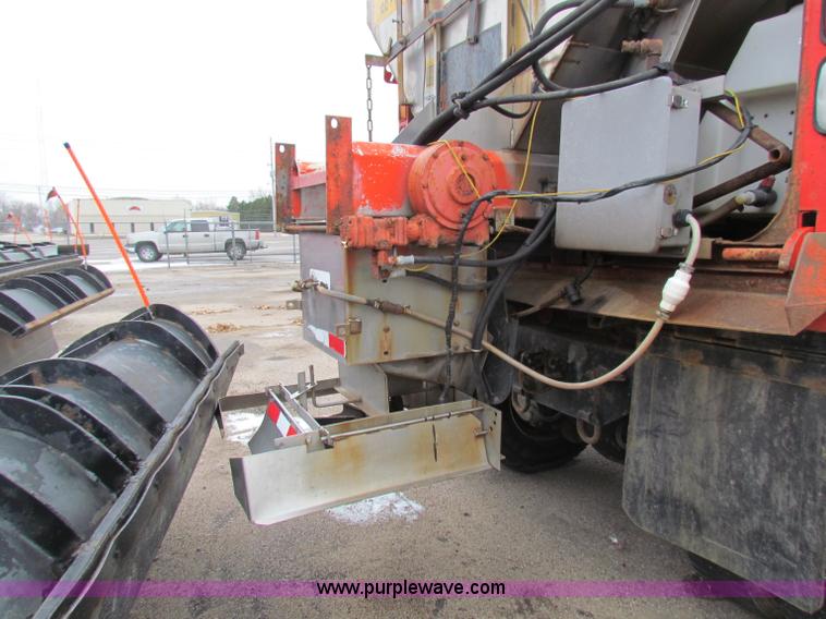 image for item B7134 1997 International 4900 tandem axle dump truck