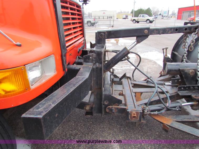 image for item B7134 1997 International 4900 tandem axle dump truck