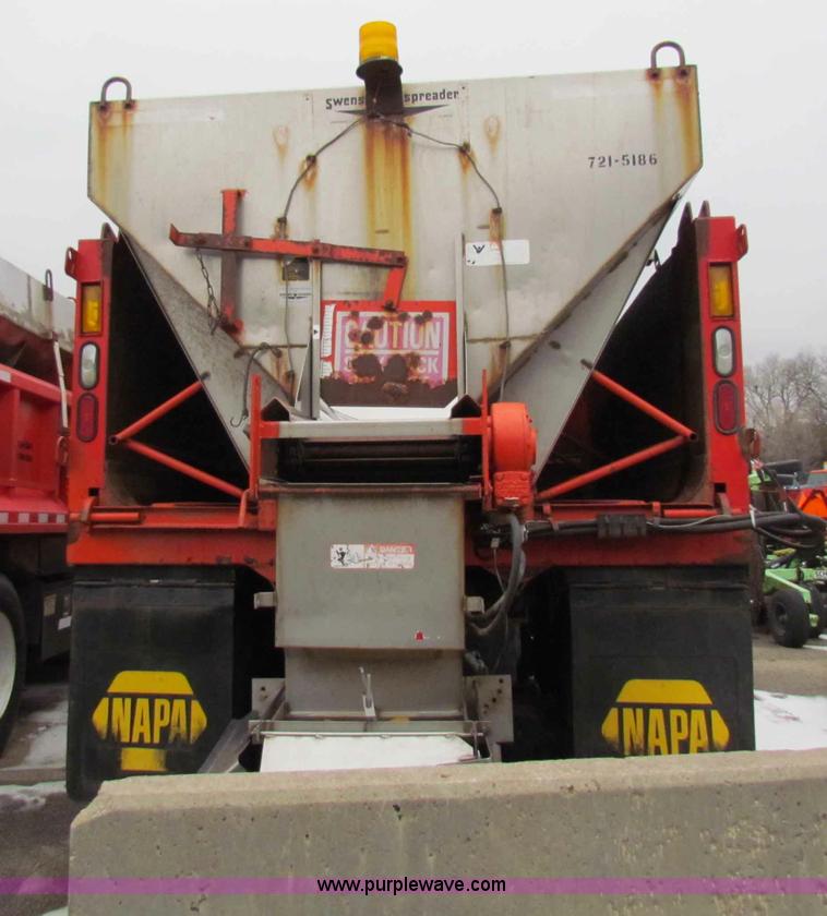 image for item B7135 1997 International 4900 tandem axle dump truck