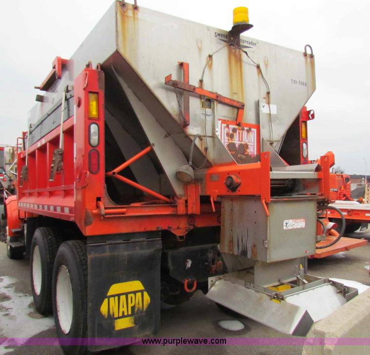 image for item B7135 1997 International 4900 tandem axle dump truck