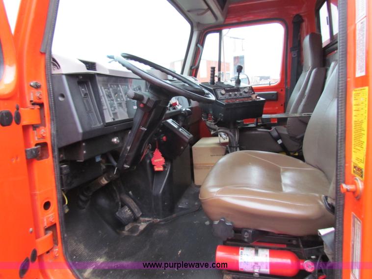 image for item B7135 1997 International 4900 tandem axle dump truck