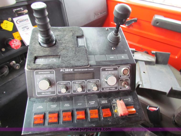 image for item B7135 1997 International 4900 tandem axle dump truck