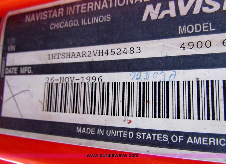 image for item B7135 1997 International 4900 tandem axle dump truck