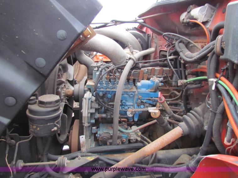 image for item B7135 1997 International 4900 tandem axle dump truck