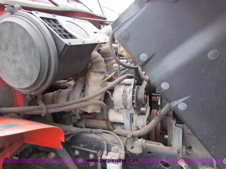 image for item B7135 1997 International 4900 tandem axle dump truck