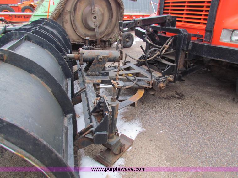 image for item B7135 1997 International 4900 tandem axle dump truck