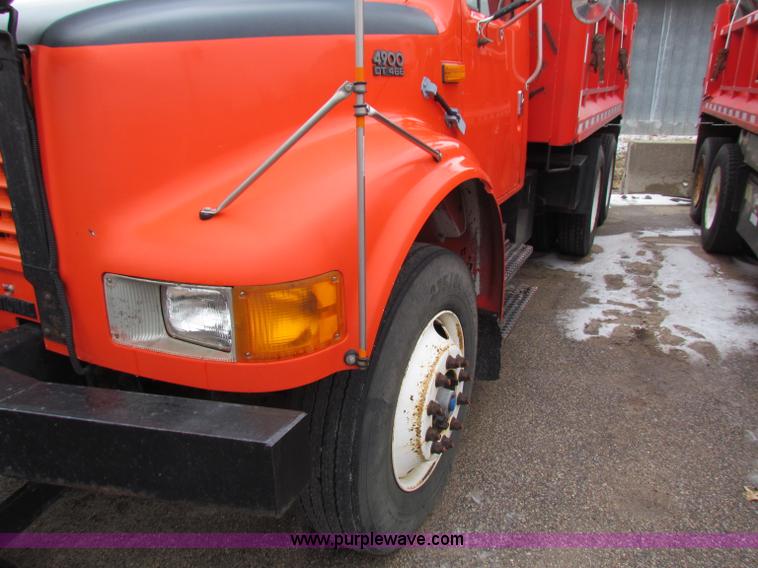 image for item B7135 1997 International 4900 tandem axle dump truck