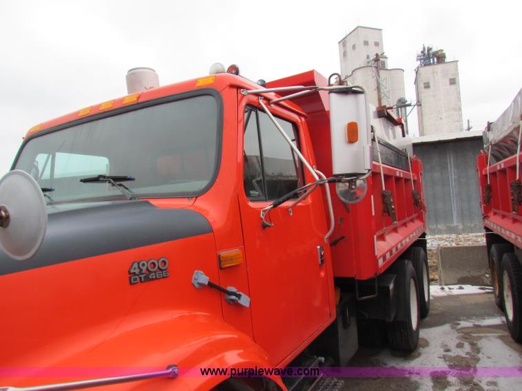 image for item B7135 1997 International 4900 tandem axle dump truck