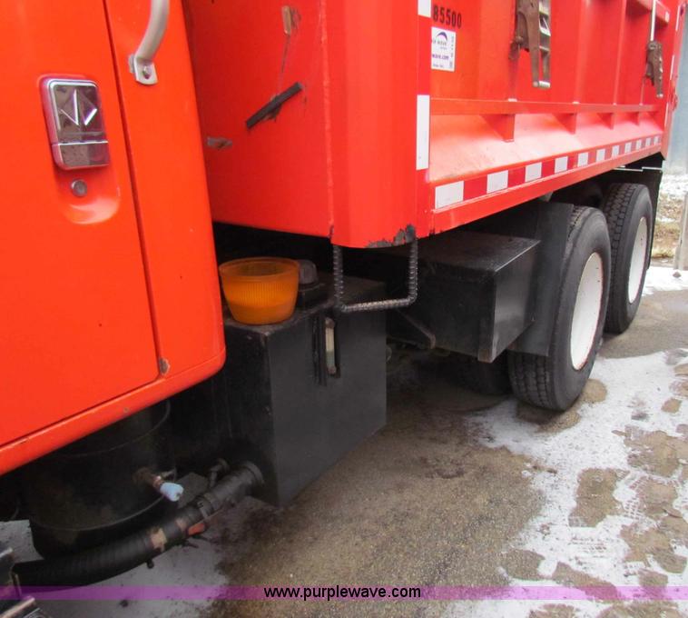 image for item B7135 1997 International 4900 tandem axle dump truck