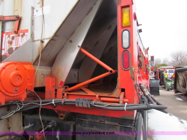 image for item B7135 1997 International 4900 tandem axle dump truck