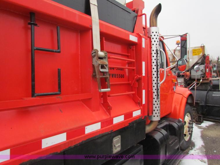 image for item B7135 1997 International 4900 tandem axle dump truck