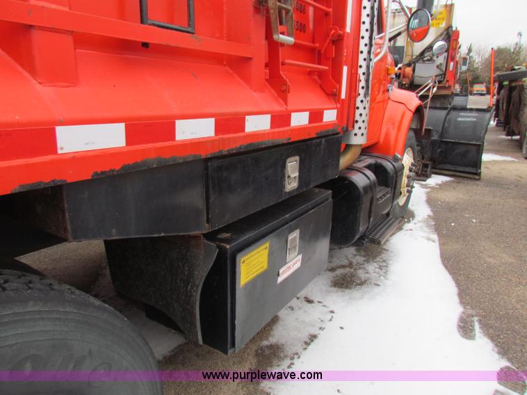 image for item B7135 1997 International 4900 tandem axle dump truck