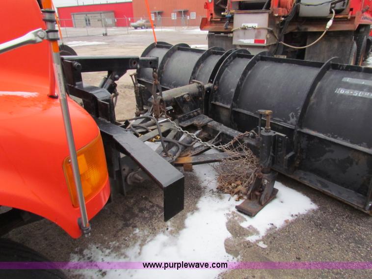 image for item B7135 1997 International 4900 tandem axle dump truck