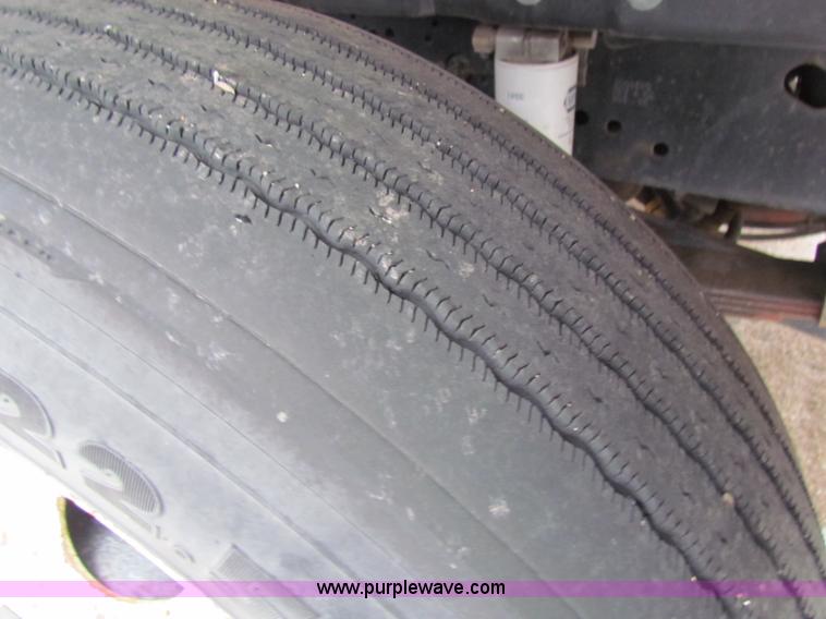 image for item B7135 1997 International 4900 tandem axle dump truck