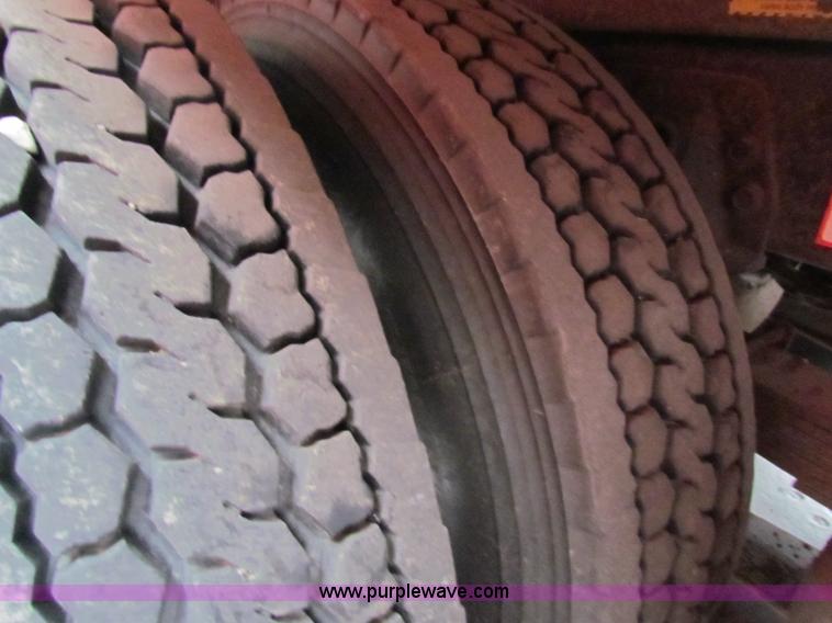 image for item B7135 1997 International 4900 tandem axle dump truck