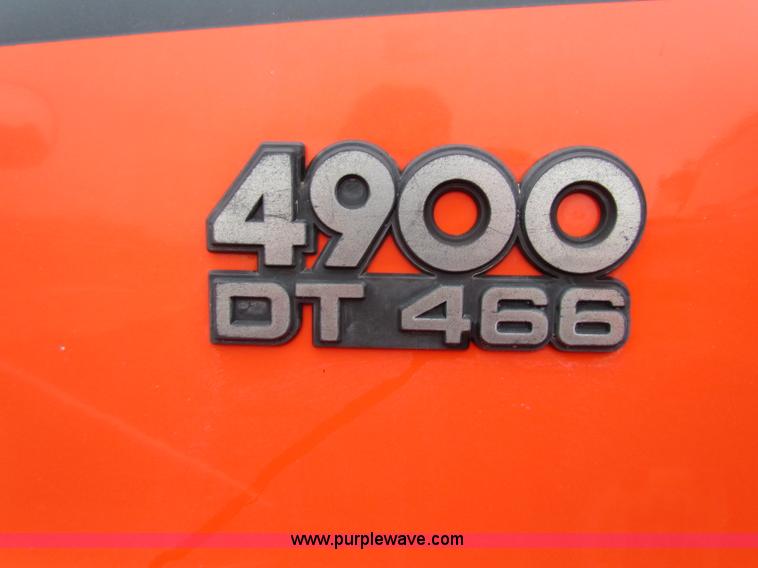 image for item B7135 1997 International 4900 tandem axle dump truck