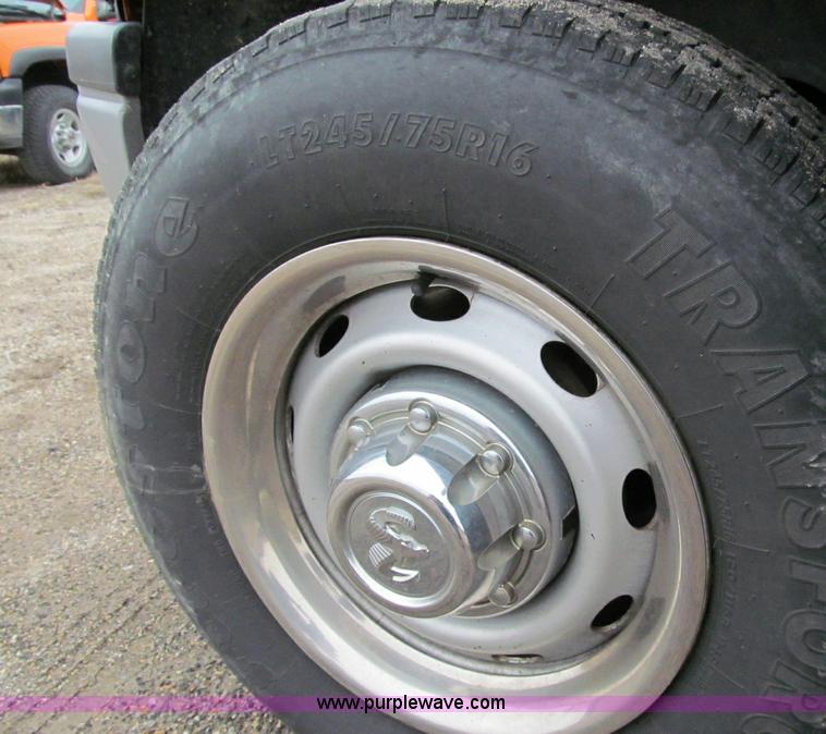 image for item D6528 2001 Dodge Ram 2500 pickup truck