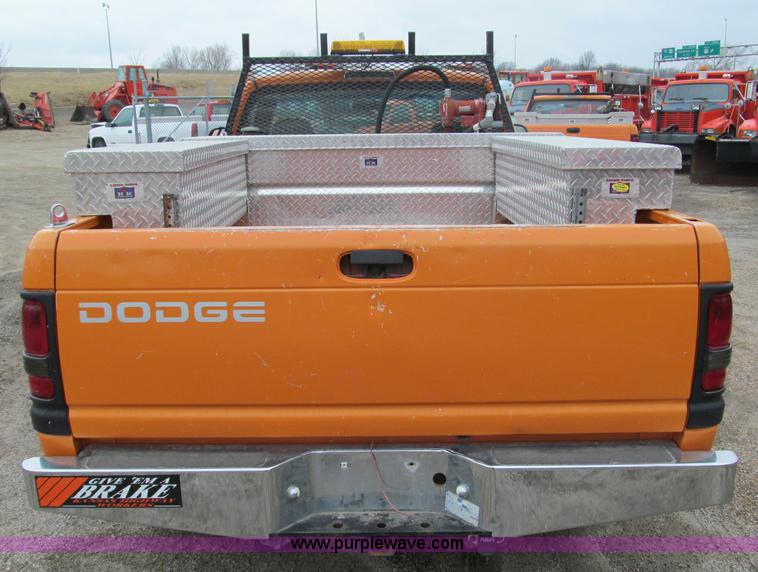 image for item D6529 2001 Dodge Ram 2500 pickup truck