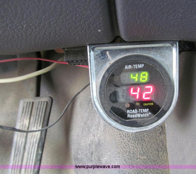 image for item D6529 2001 Dodge Ram 2500 pickup truck