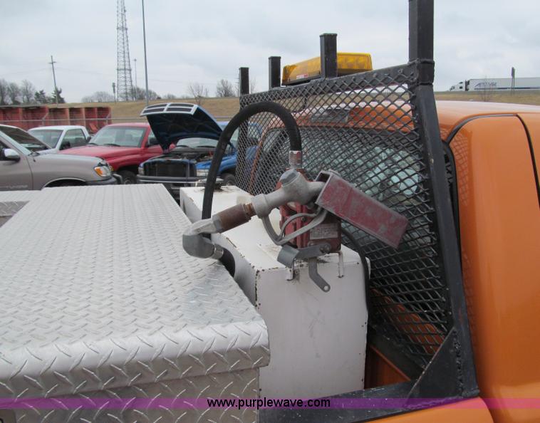 image for item D6529 2001 Dodge Ram 2500 pickup truck