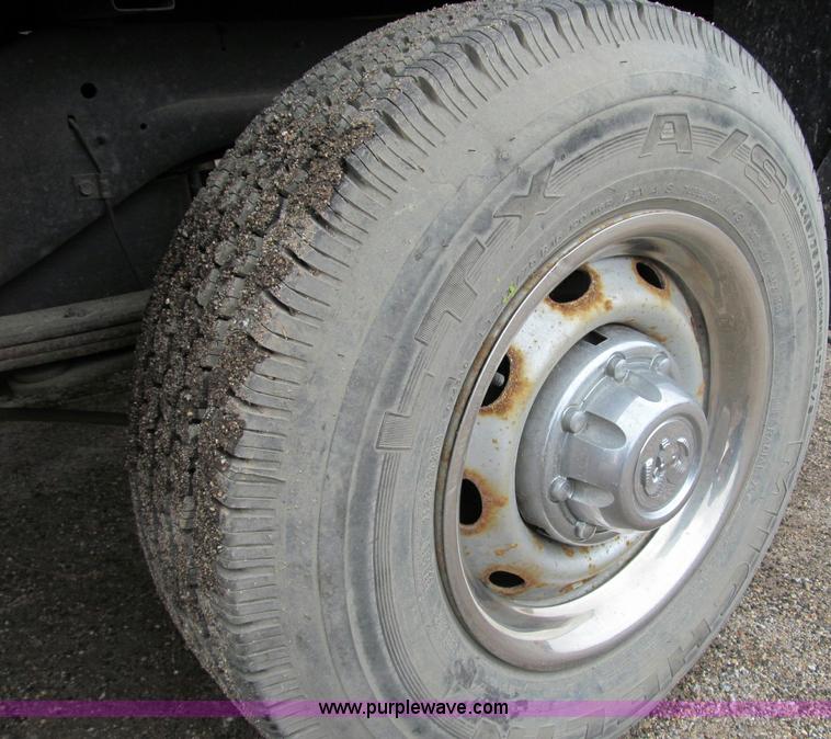 image for item D6529 2001 Dodge Ram 2500 pickup truck