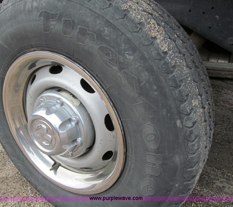 image for item D6529 2001 Dodge Ram 2500 pickup truck