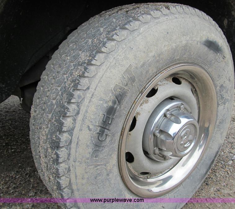 image for item D6529 2001 Dodge Ram 2500 pickup truck