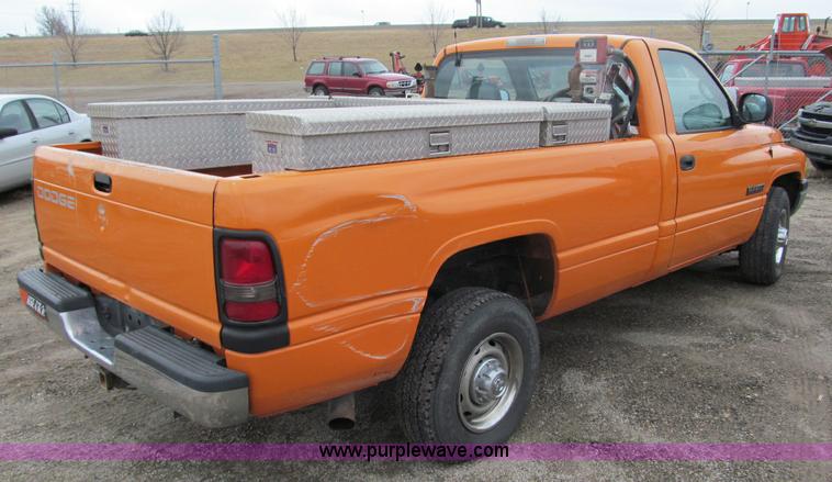 image for item D6530 2001 Dodge Ram 2500 pickup truck