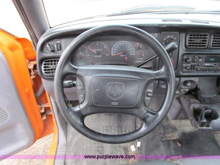 image for item D6530 2001 Dodge Ram 2500 pickup truck