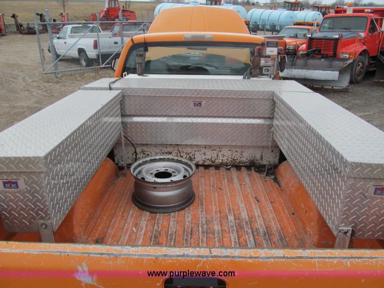 image for item D6530 2001 Dodge Ram 2500 pickup truck
