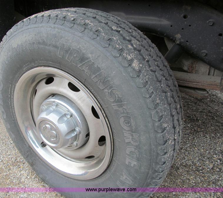 image for item D6530 2001 Dodge Ram 2500 pickup truck
