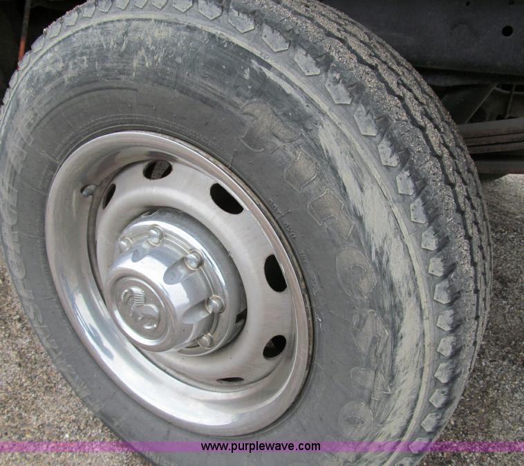 image for item D6530 2001 Dodge Ram 2500 pickup truck