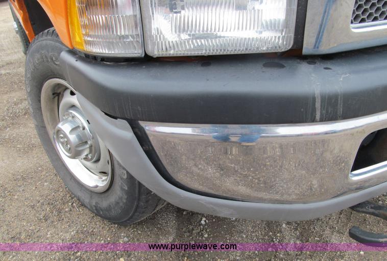 image for item D6530 2001 Dodge Ram 2500 pickup truck