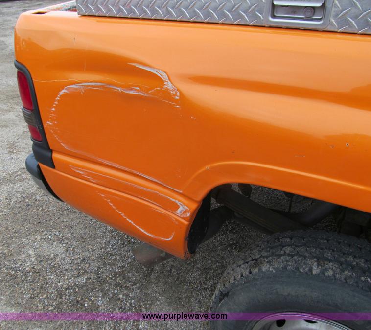 image for item D6530 2001 Dodge Ram 2500 pickup truck